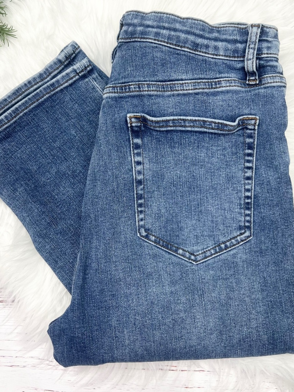 👖|•FRAME•| The Pencil Crop Super High Rise Jeans Size 32👖